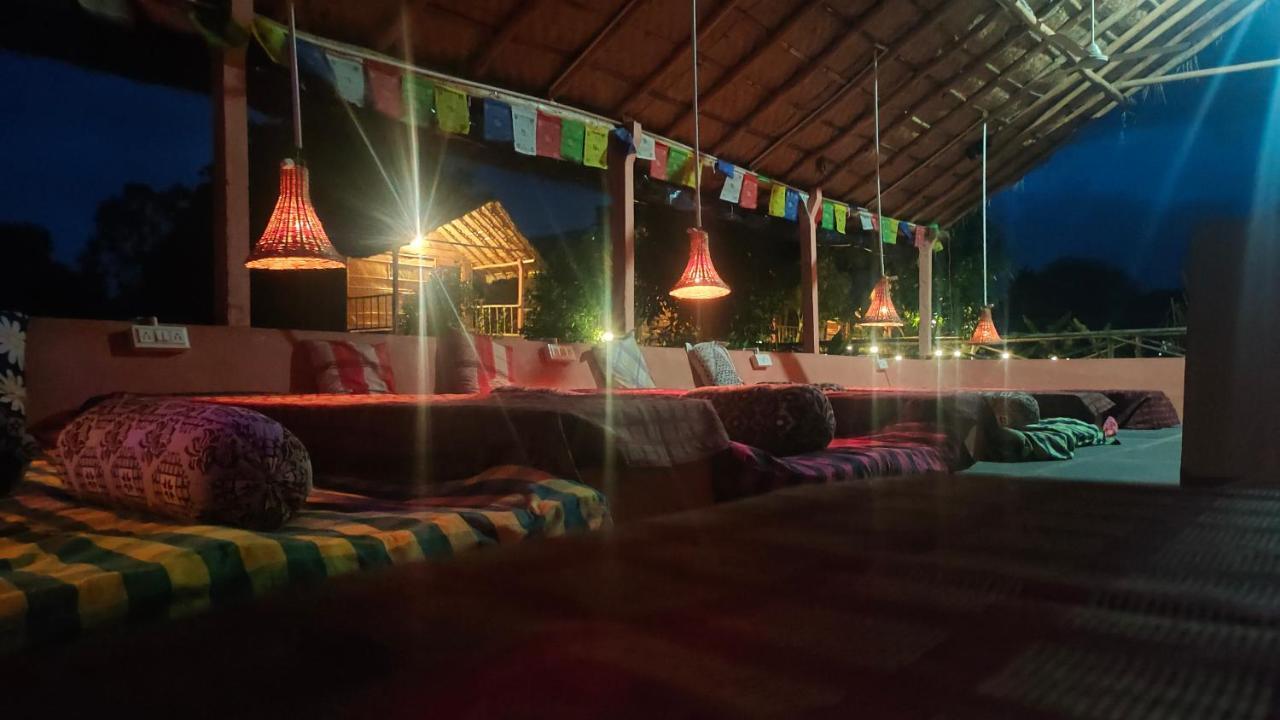 Waterfall Guesthouse ハンピ エクステリア 写真